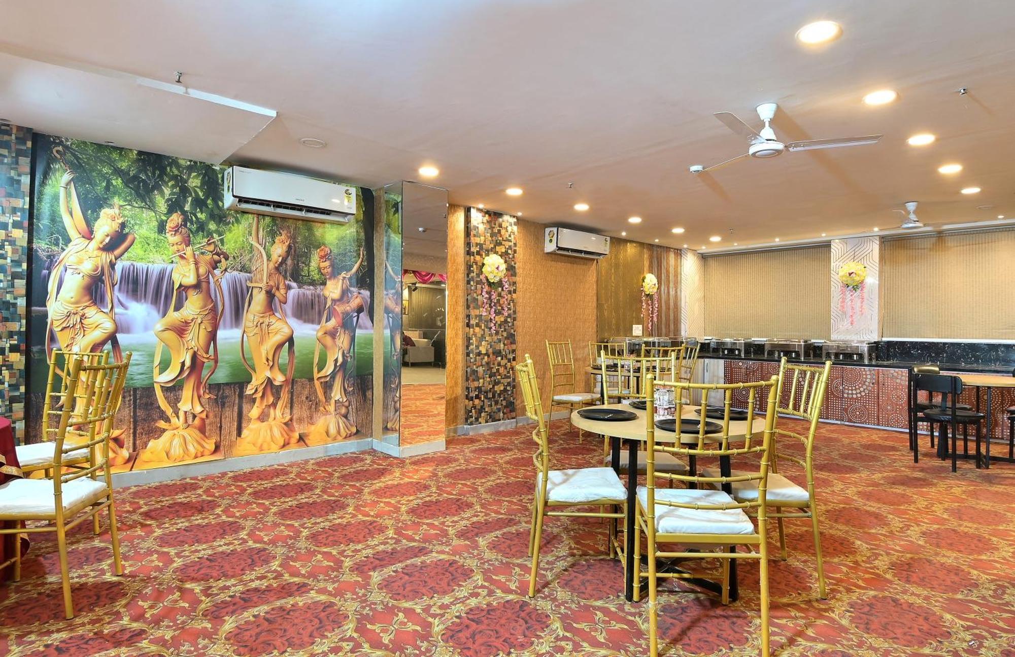 Hotel Red York By Byob Hotels Noida Exterior foto